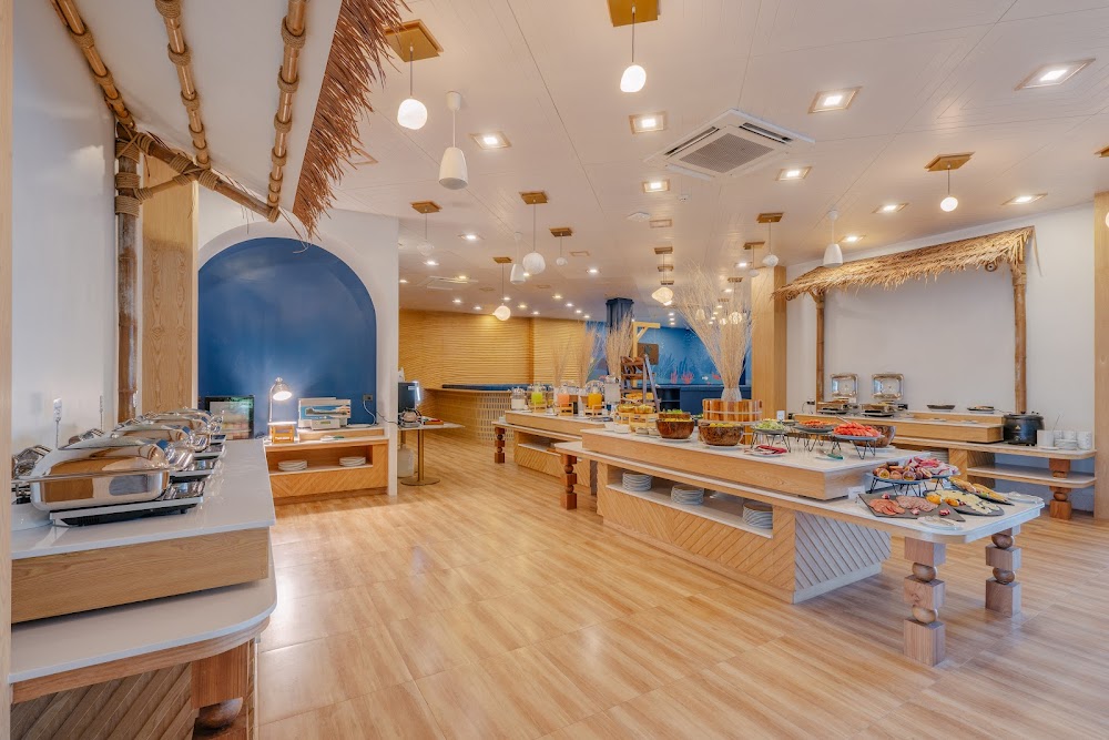 Карон, Phuket Emerald Beach Resort время работы