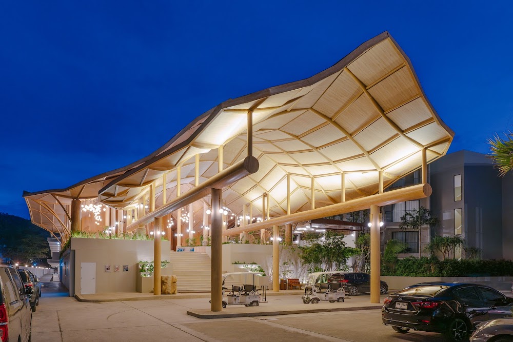 Карон, Phuket Emerald Beach Resort часы работы