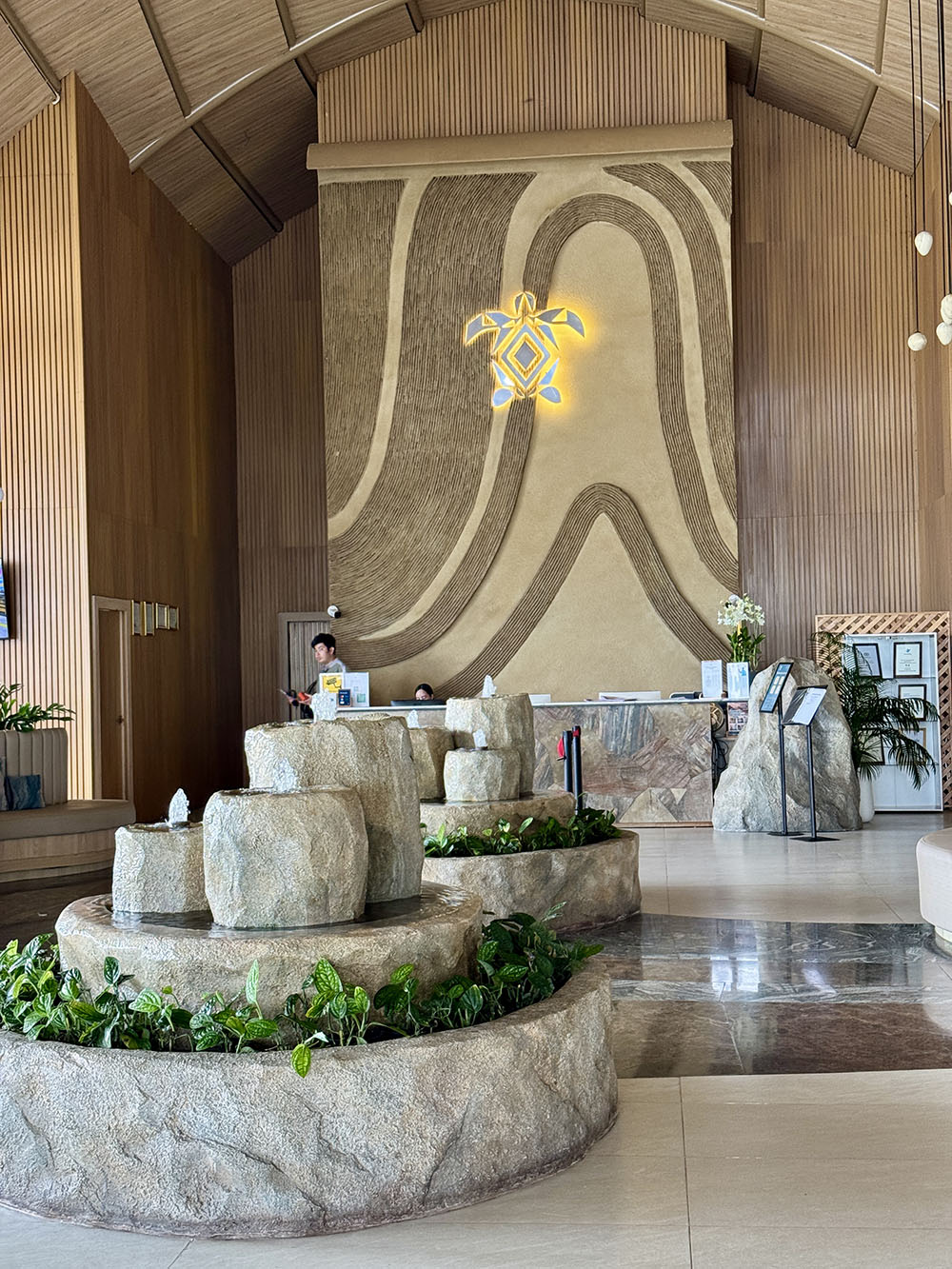 Карон, Отель Phuket Emerald Beach где находится