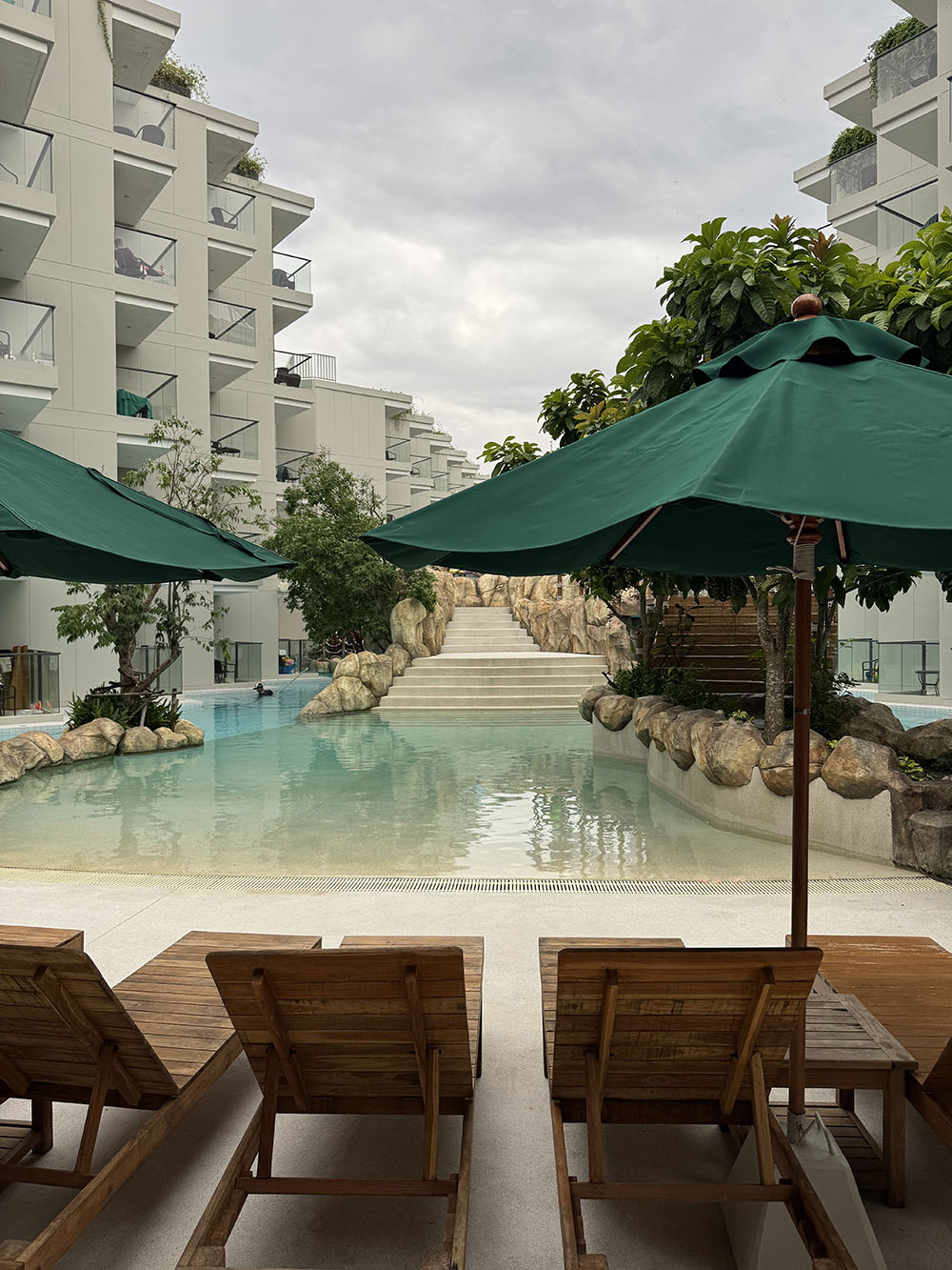 Карон, Отель Phuket Emerald Beach посетить