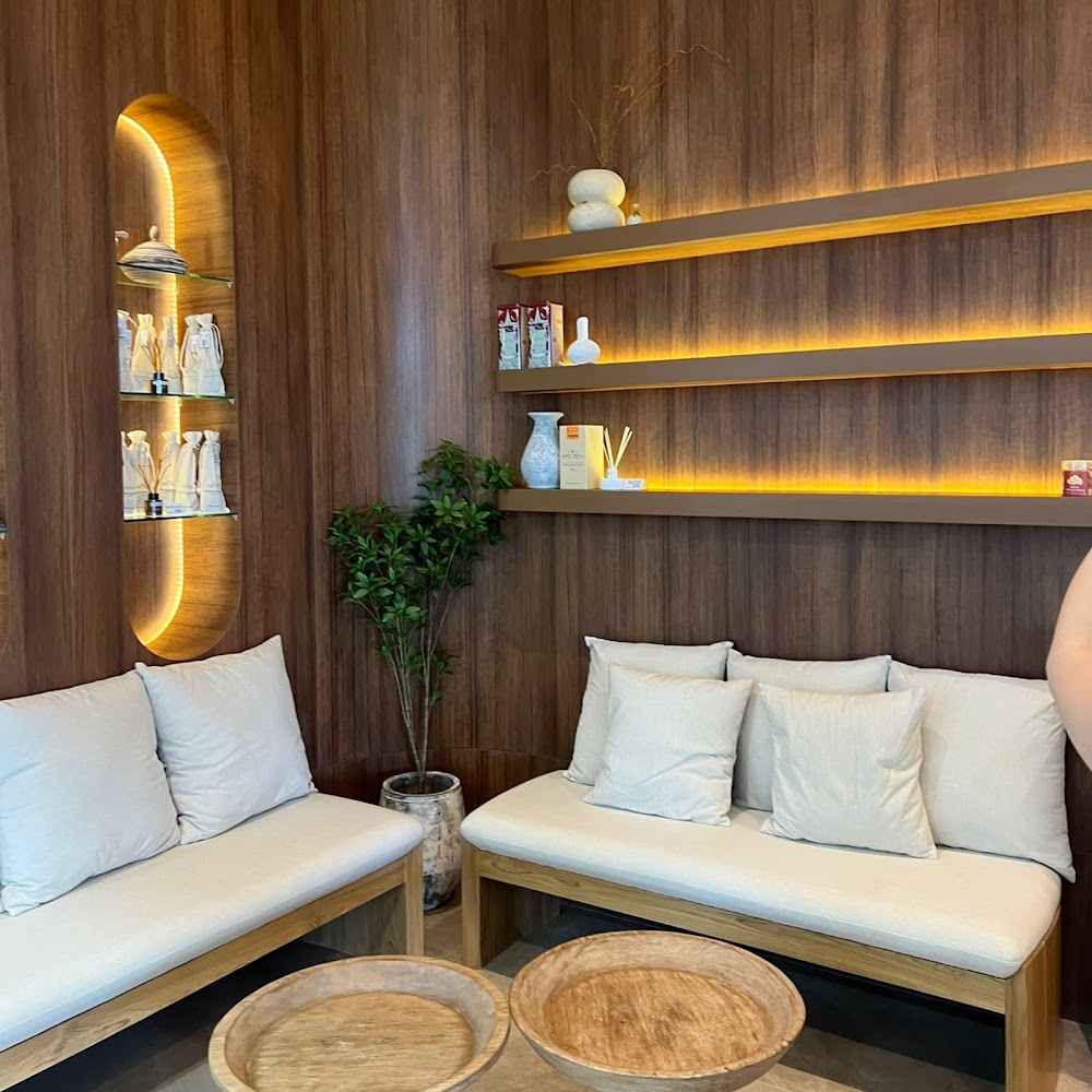 Банг Тао, Pinewood Massage and Spa найти