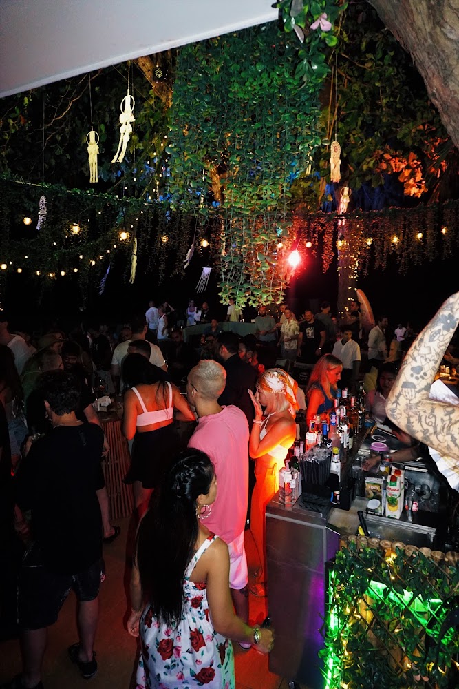 Банг Тао, YUUHI Beach Club & Karaoke точный адрес