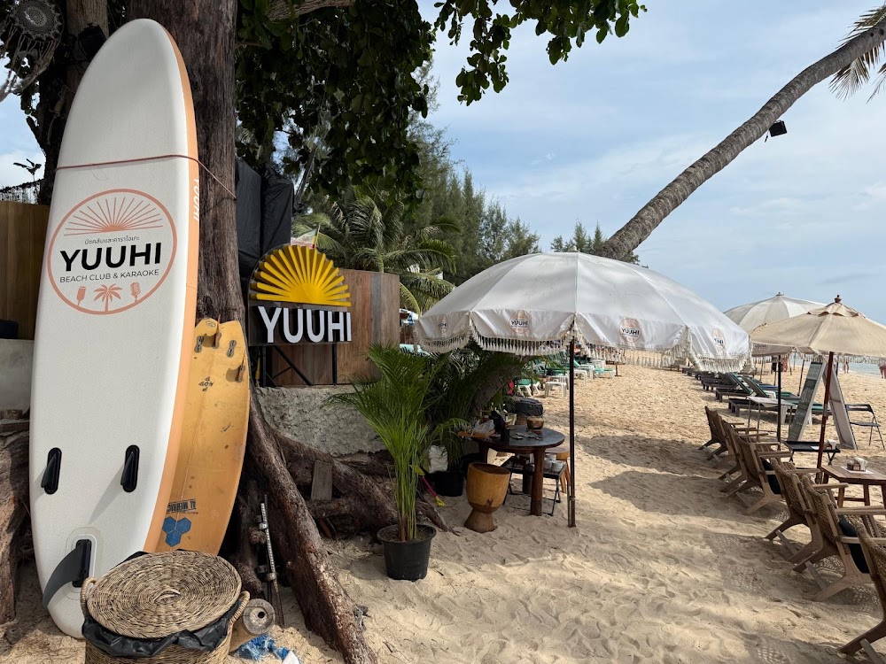 Банг Тао, YUUHI Beach Club & Karaoke сходить