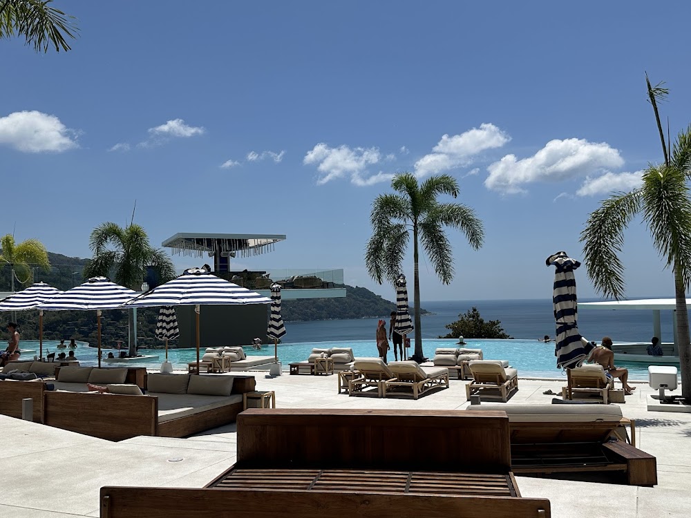 Fira Beach Club часы работы