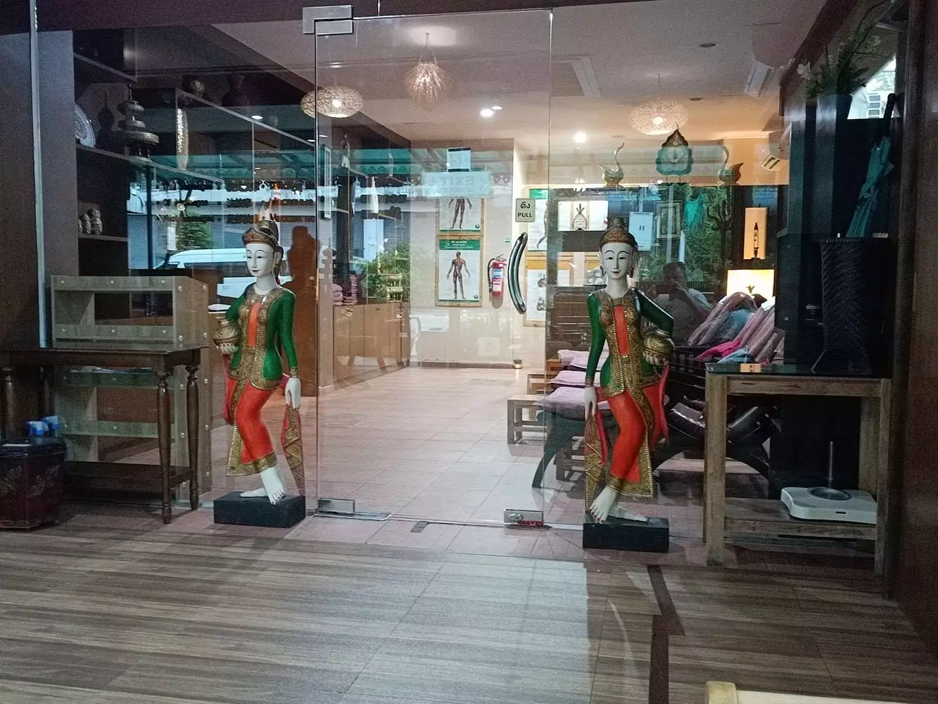 Karon, Sweet Lemongrass Massage 3 map