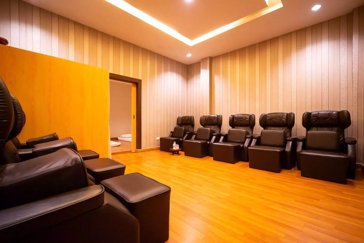 Phuket Town, HappyTime ThaiMassage 2015 Co.,Ltd opening hours