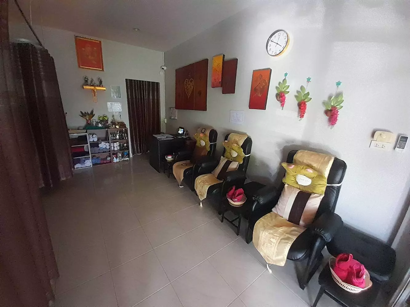 Rawai, Aum’s Authentic Thai Massage directions