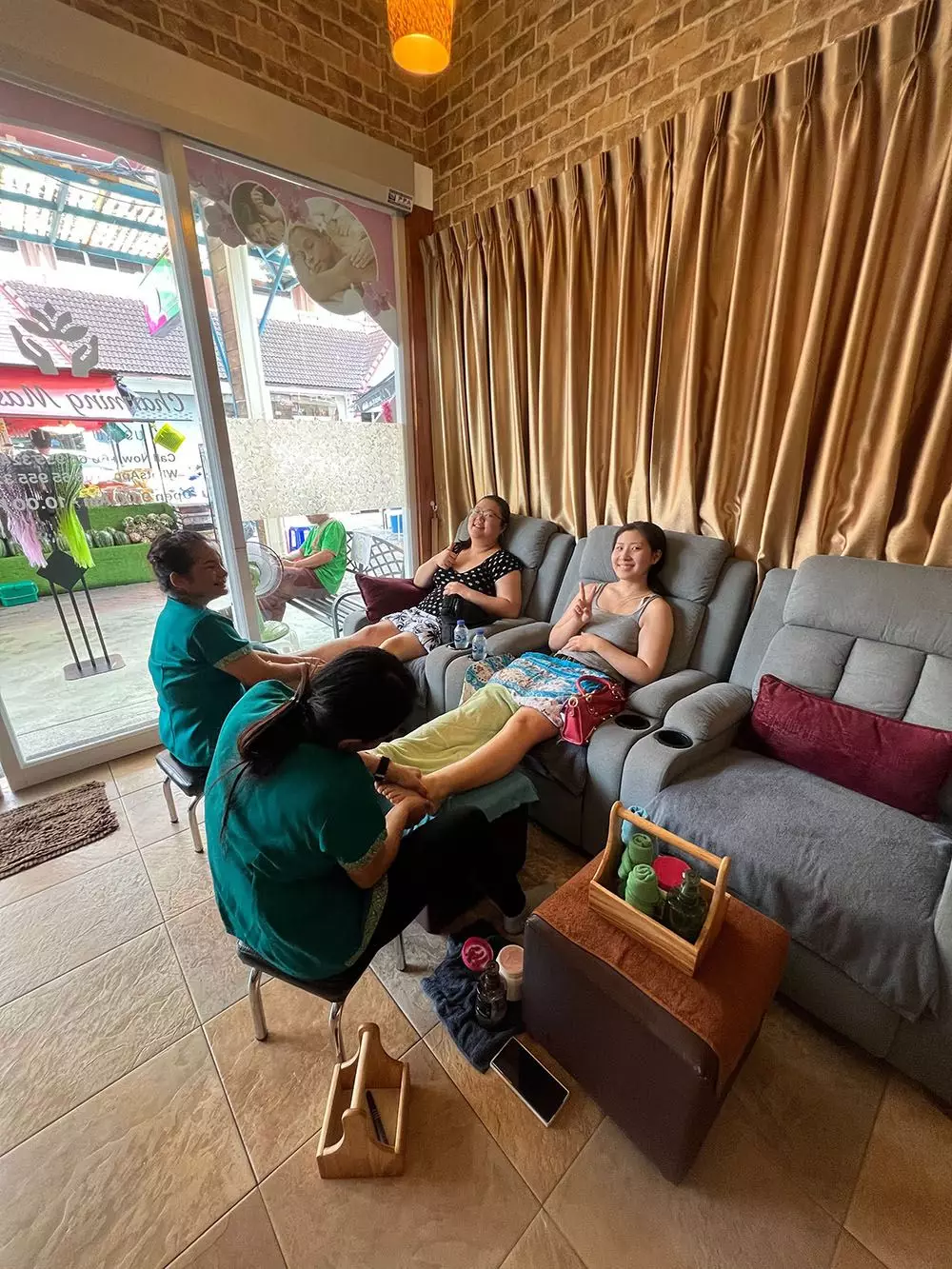 Karon, Charming Massage visit