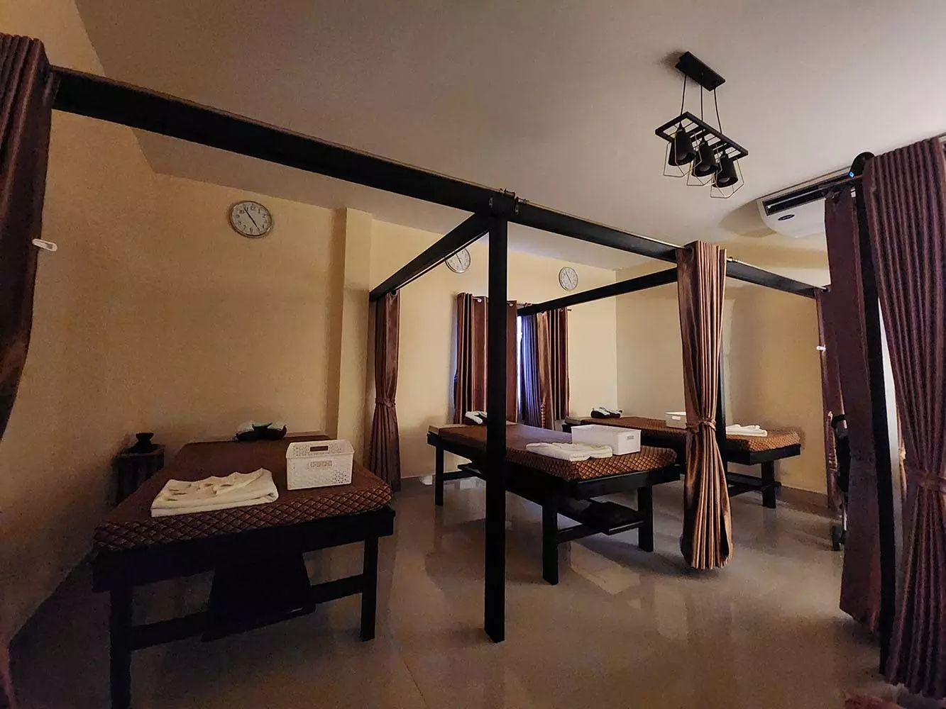 Nai Harn, Nam Phueng Massage & Wellbeing find