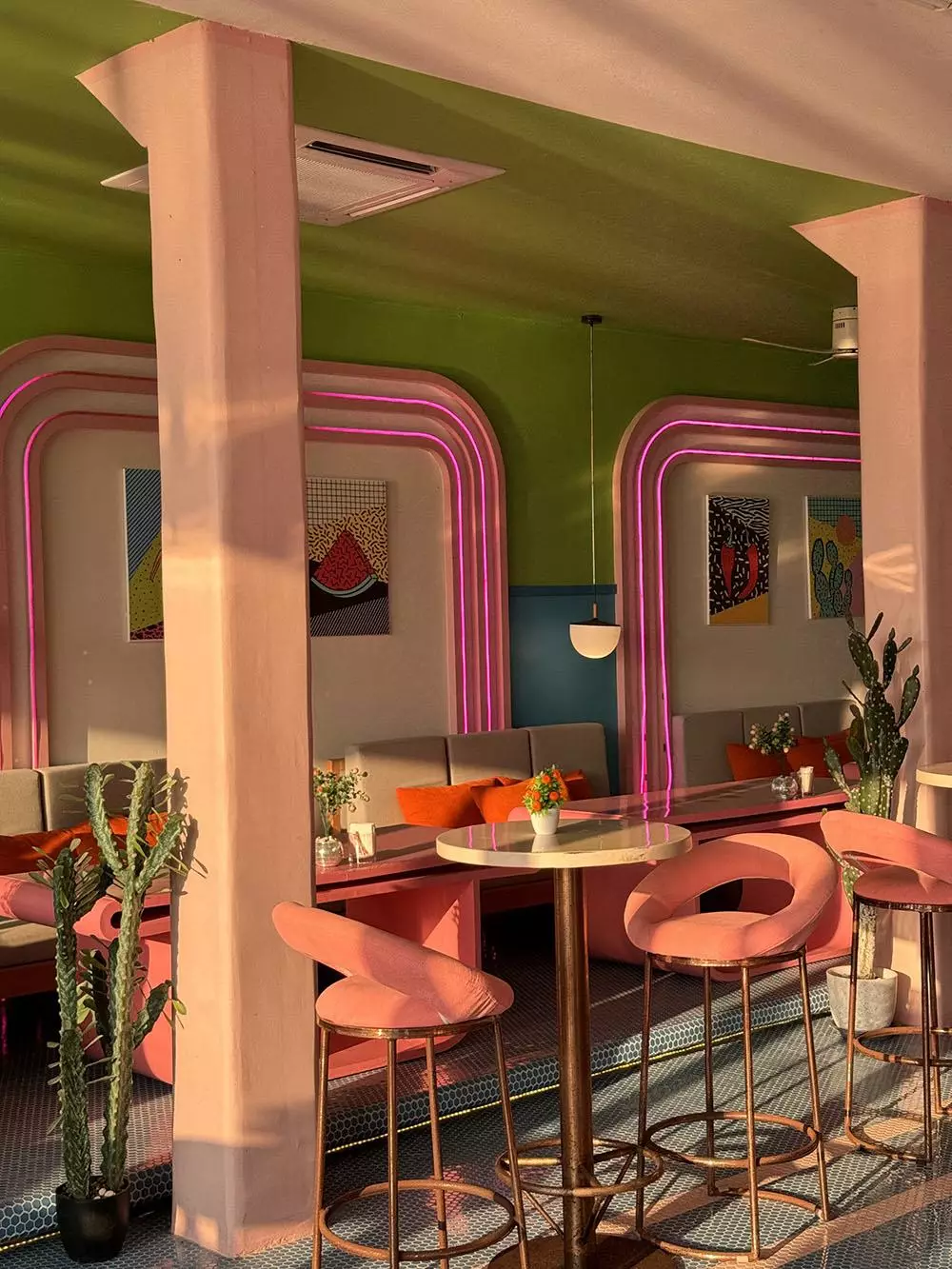 Karon, Zippy Day Club посетить