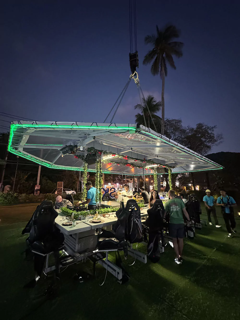 Karon, Dinner in the Sky Phuket | Restaurant opening hours