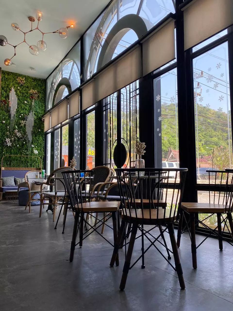 Kathu, Delico Decoration Coffee & Restaurant explore