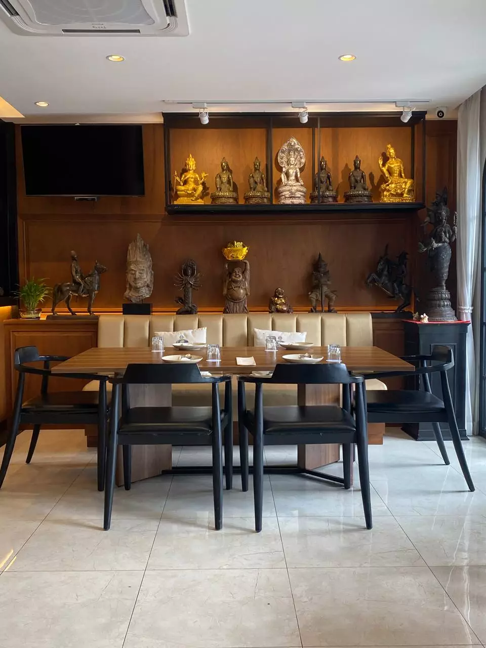 Chalong, Bucha Gallery and Restaurant маршрут