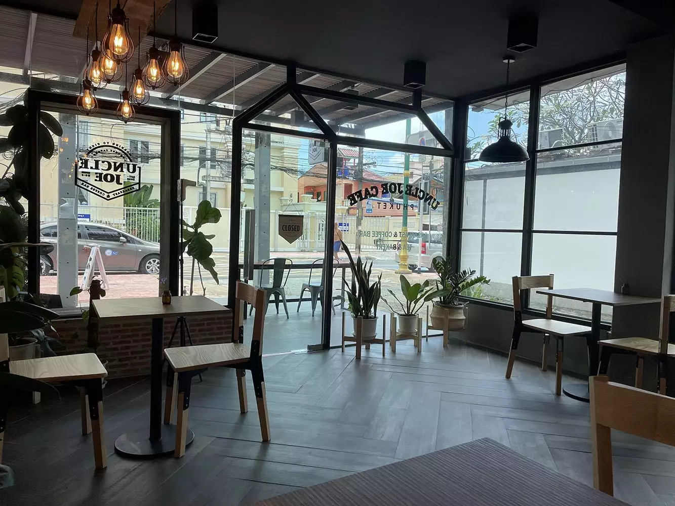 Patong, Uncle Joe Breakfast and Coffee bar добраться самостоятельно