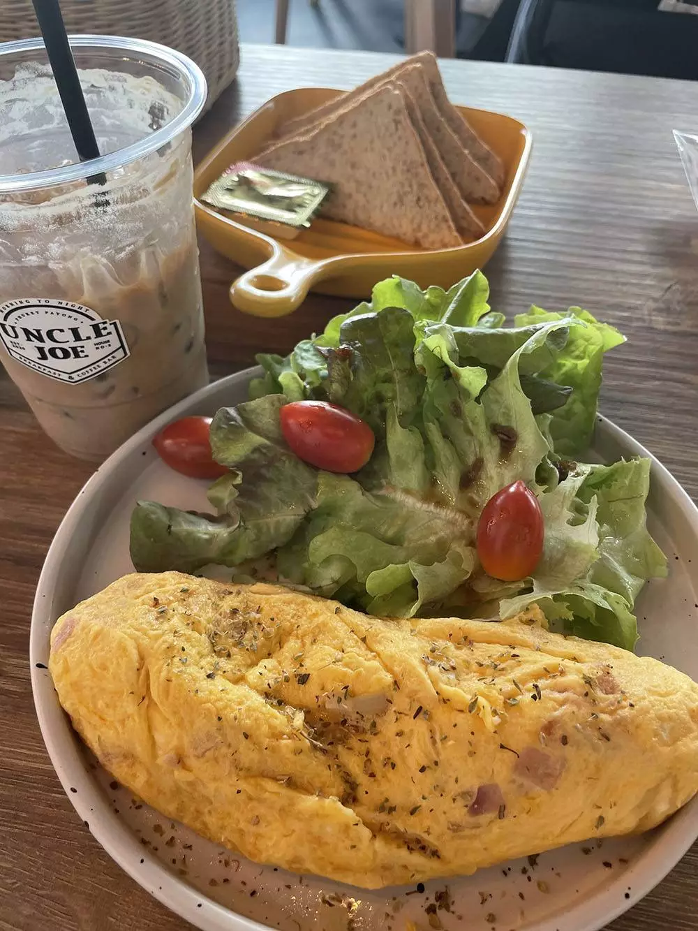 Patong, Uncle Joe Breakfast and Coffee bar сходить