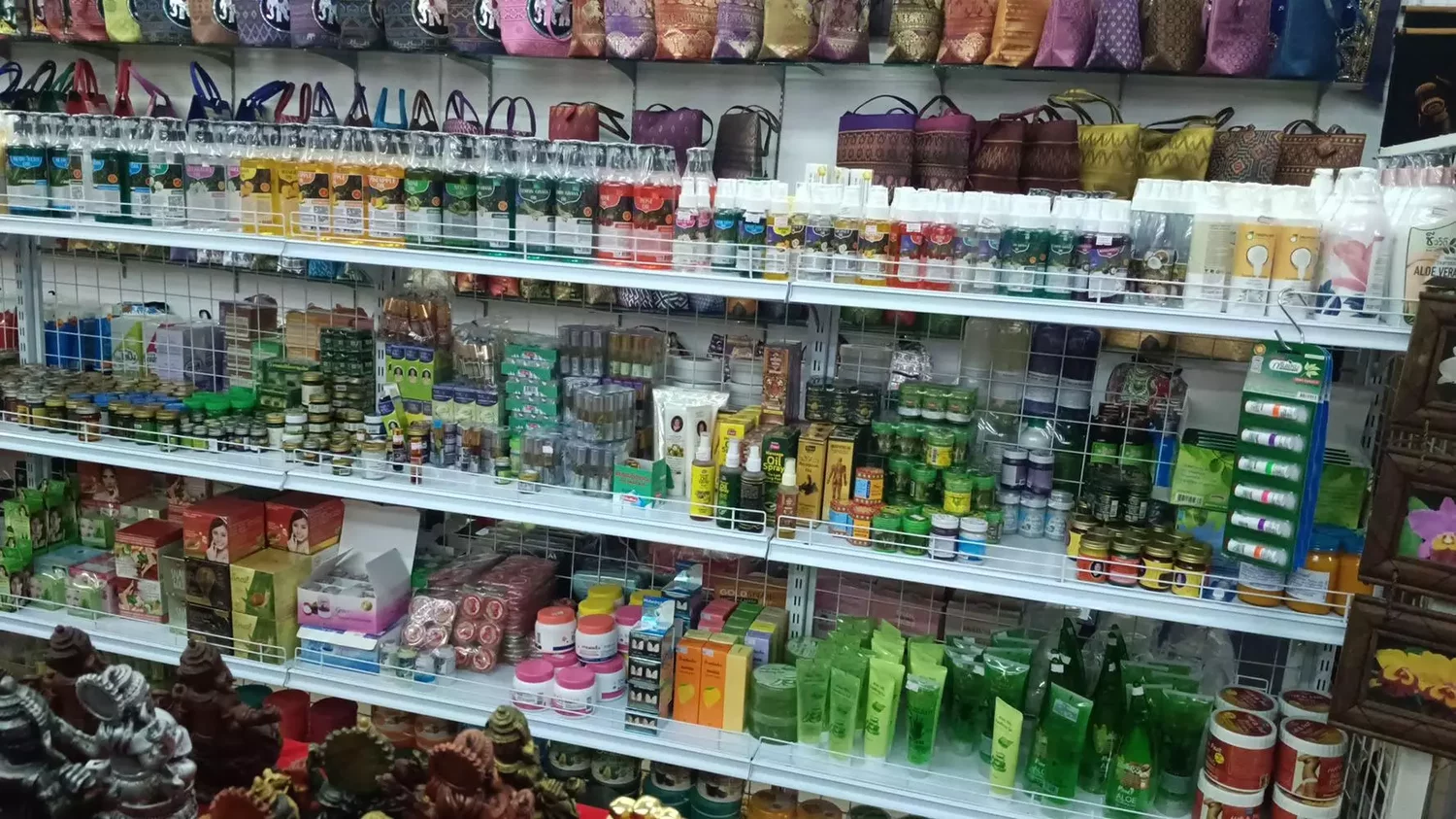 Patong, Bina souvenir & spa shop точный адрес