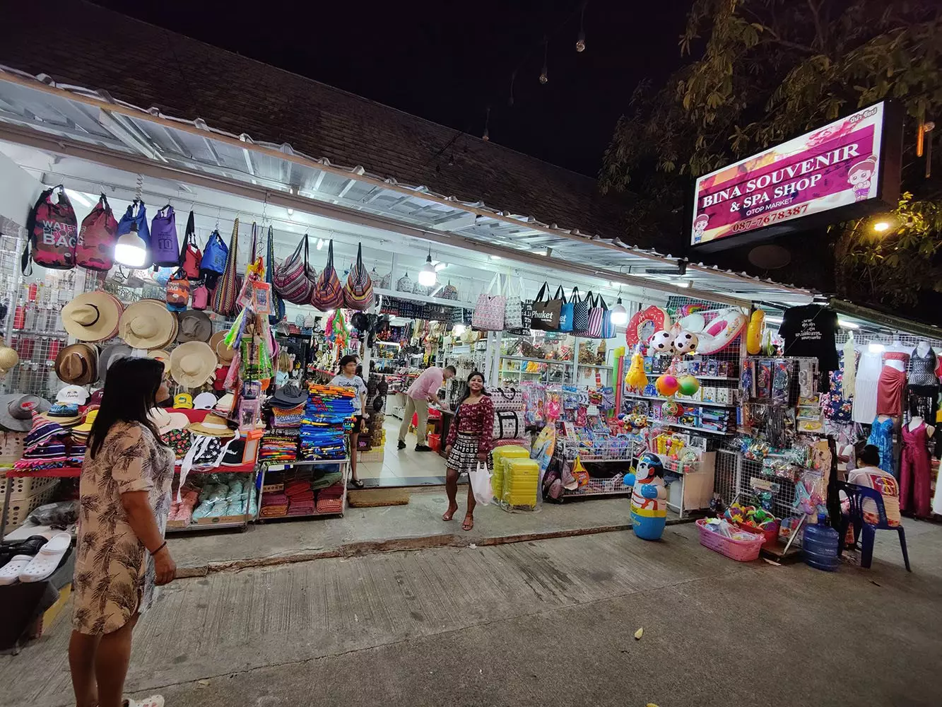 Patong, Bina souvenir & spa shop посетить