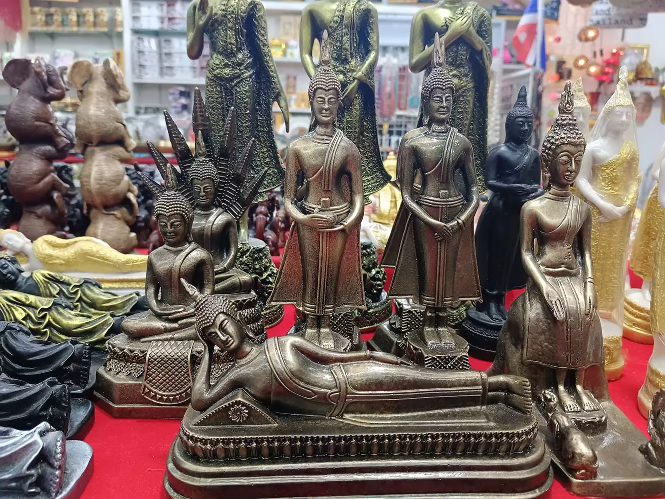 Patong, Bina souvenir & spa shop посетить