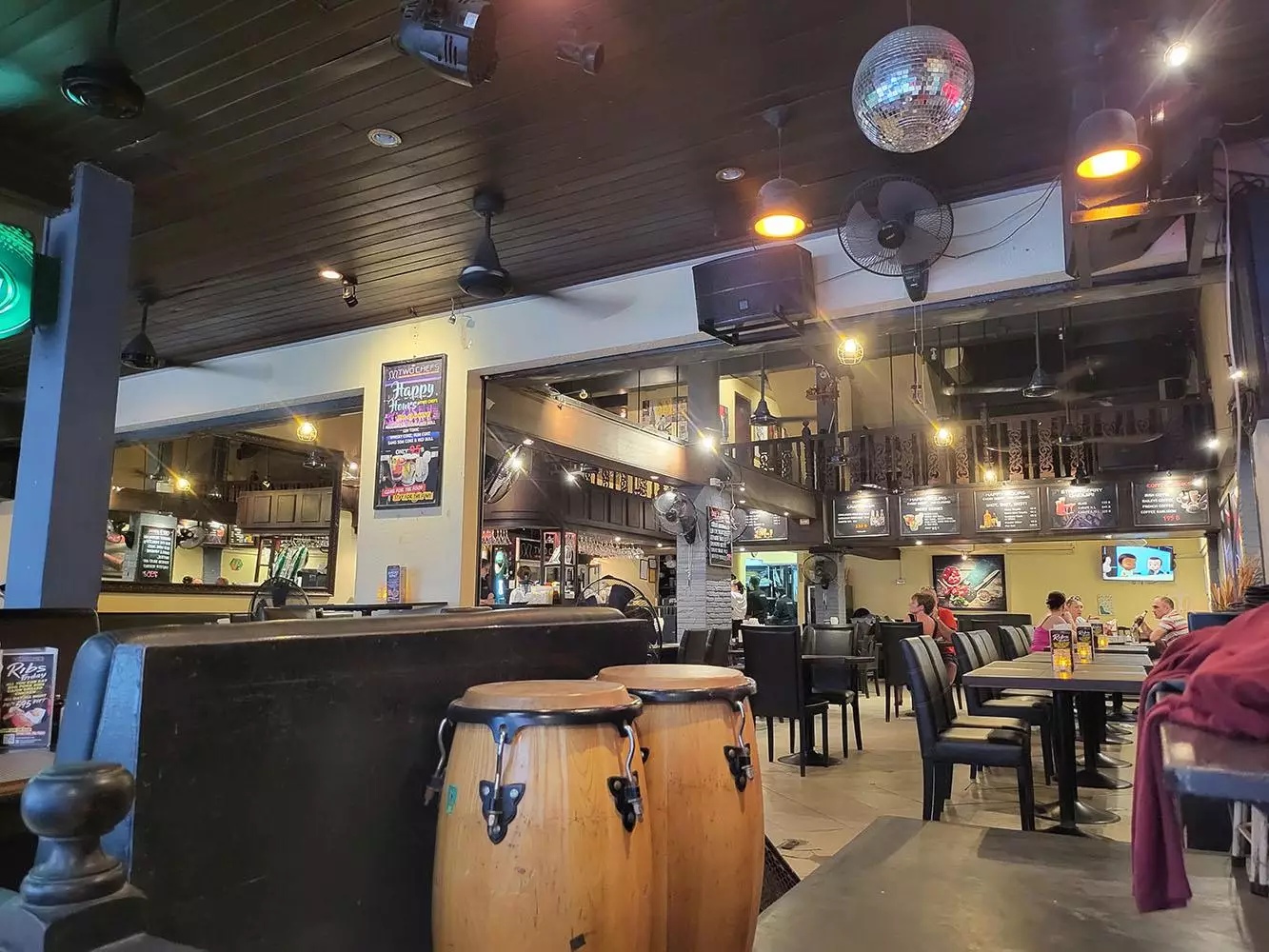 Karon, Two Chefs Karon Beach Branch часы работы