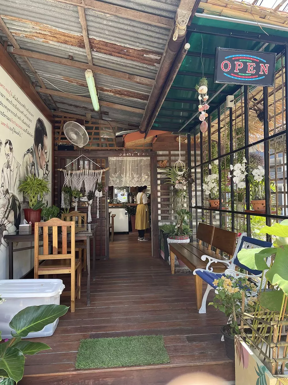 Rawai, Cafe Baan Mai location