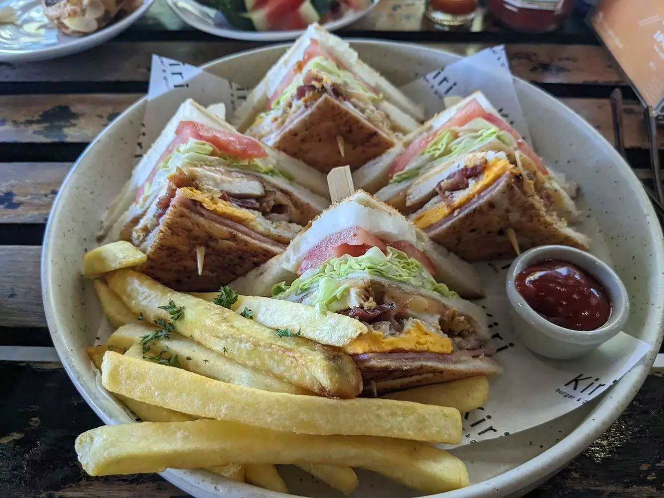 Kata, KIRI burger & bowl добраться самостоятельно