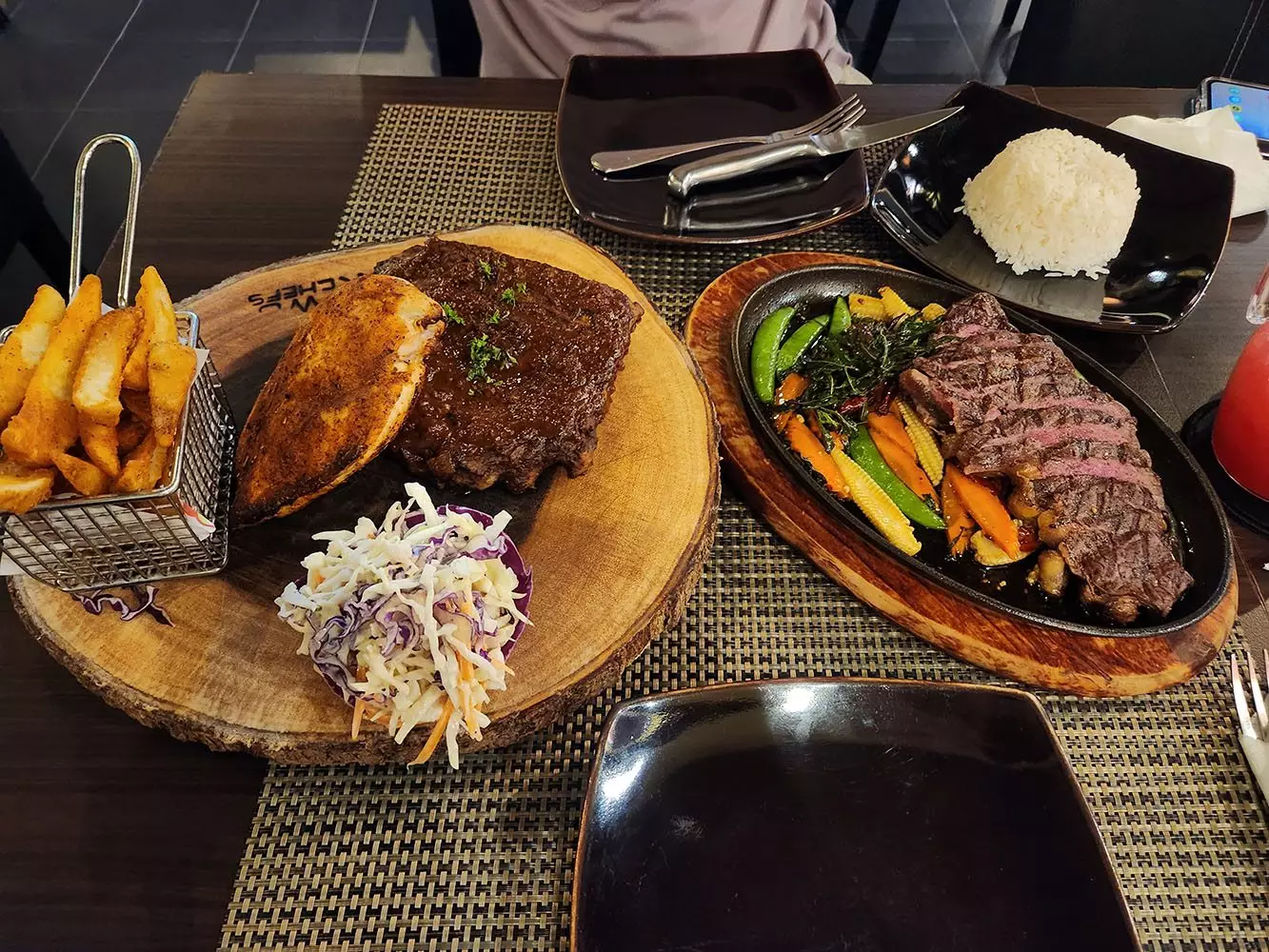 Karon, Two Chefs Karon Beach Branch добраться самостоятельно