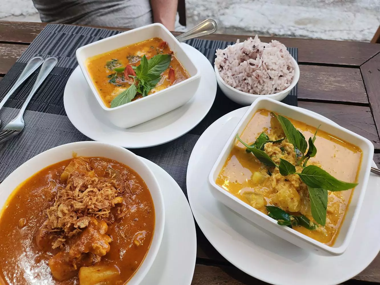 Karon, Sabaijai cafe сходить