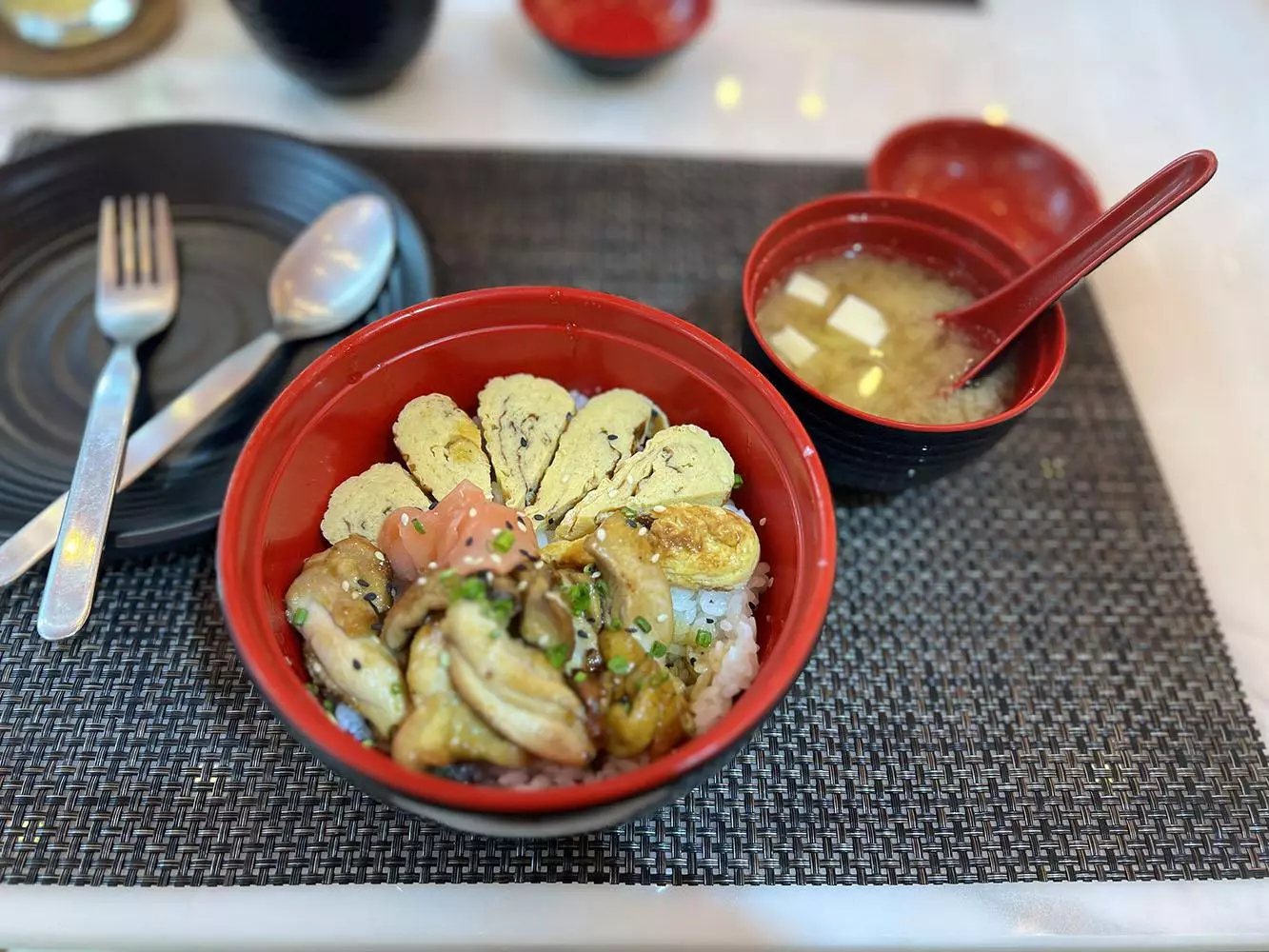 Si Sunthon, Sushi Paradise найти