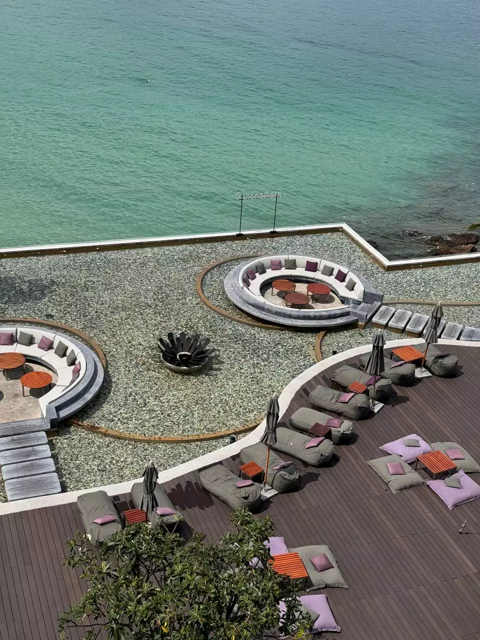 Nai Harn, Reflections Rooftop Bar find