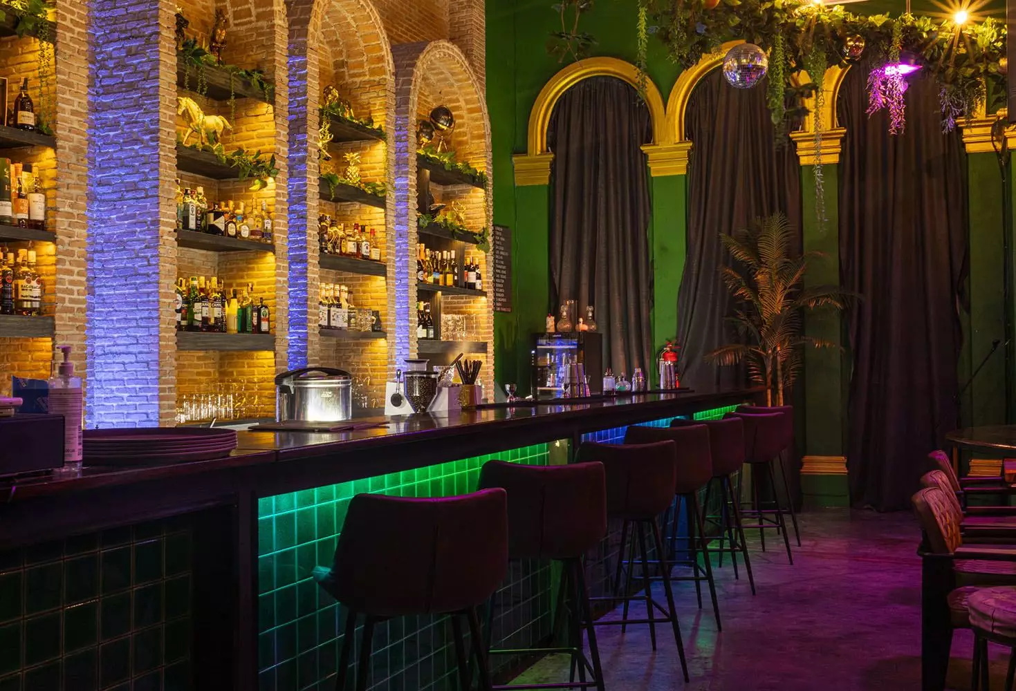 Kata, Poët | Karaoke restaurant часы работы