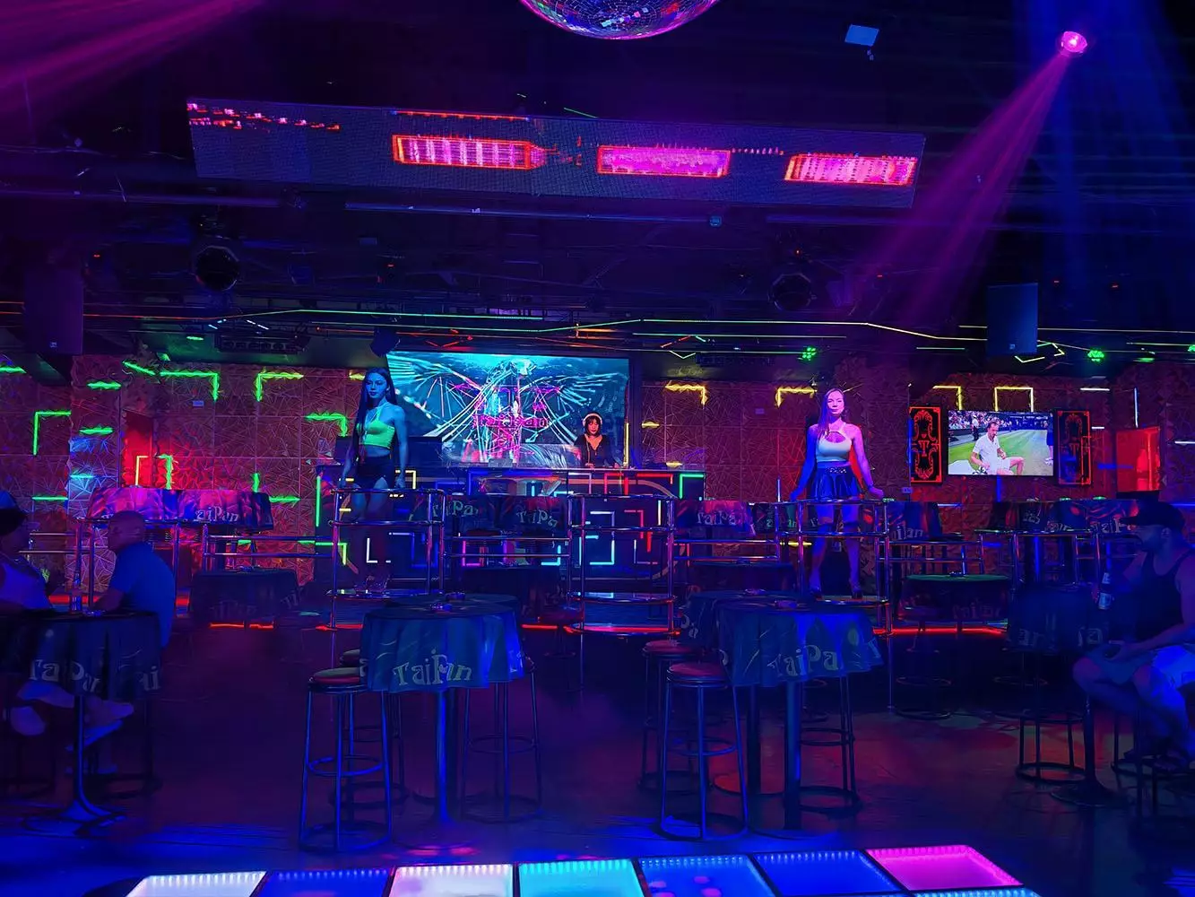 Patong, TaiPan Nightclub сходить