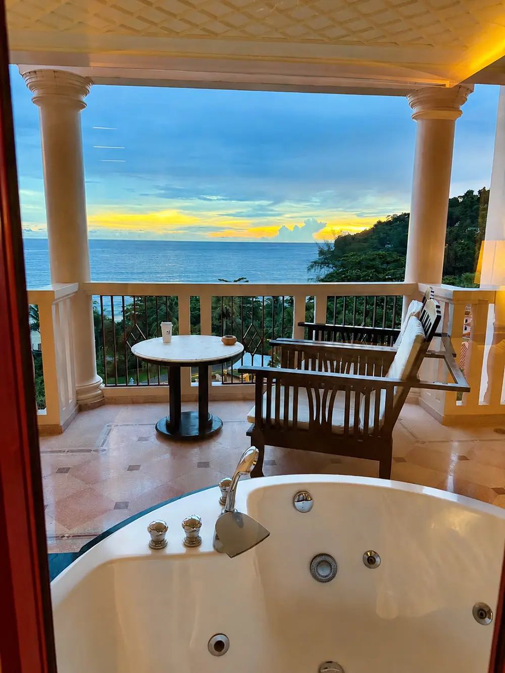 Karon, Centara Grand Beach Resort Phuket route