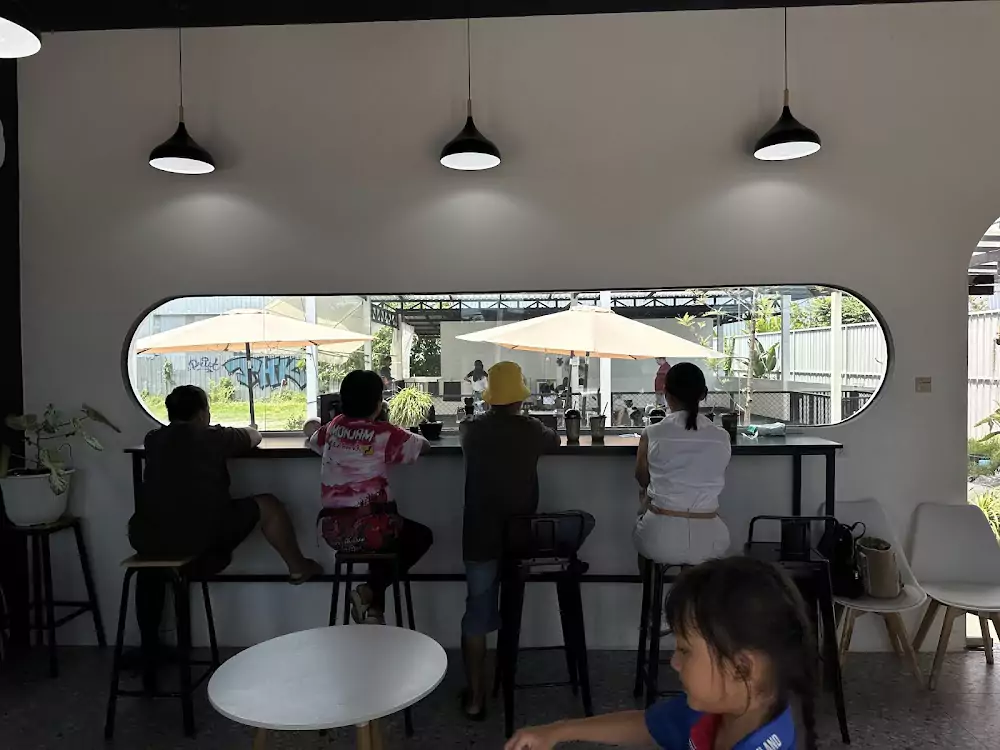Пхукет таун, Us’Dog Cafe: Собачье кафе сходить