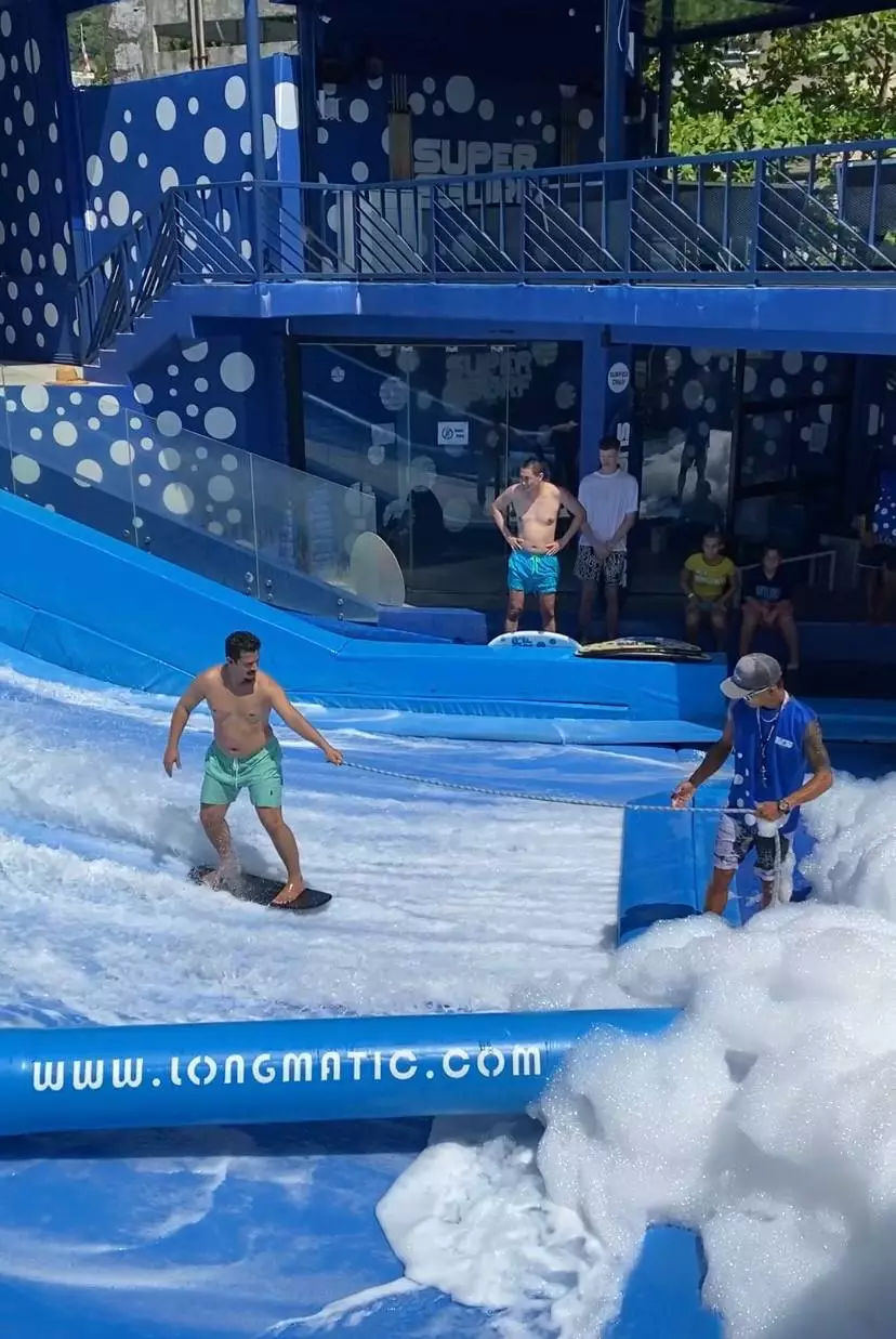 Kata, Super Surf Kata посетить