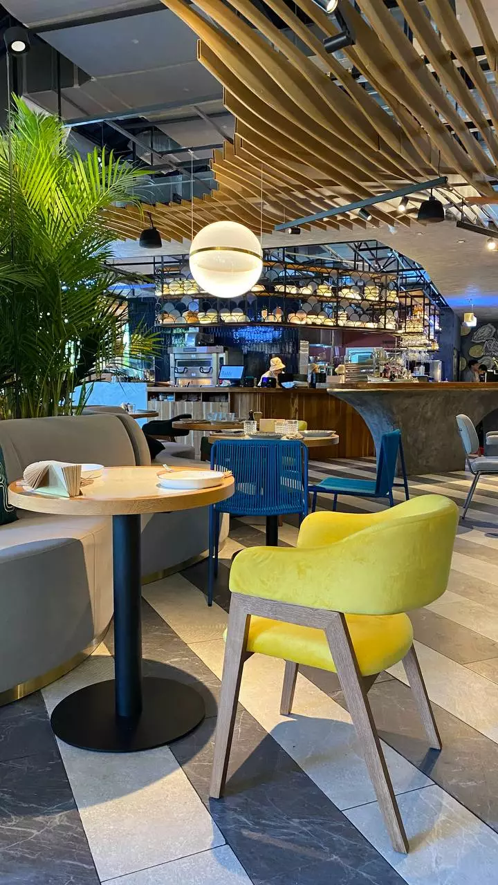 Bang Tao, Robbi Mediterranean cafe часы работы