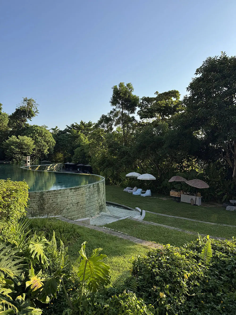 Panwa, Sri Panwa Phuket Hotel working hours