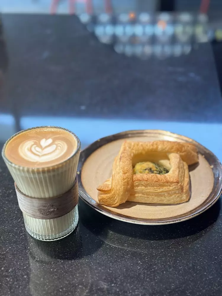 Si Sunthon, Area One Phuket [ Specialty Coffee & More ] где находится