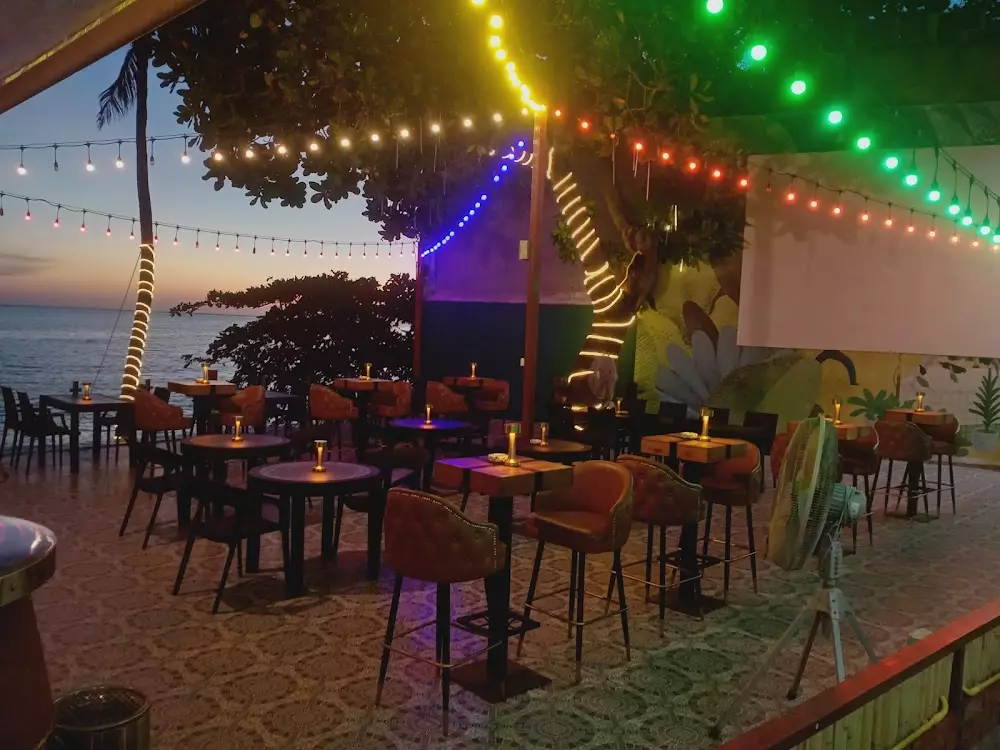 Patong, Amritsr Restaurant- Phuket Kalim Beach добраться самостоятельно