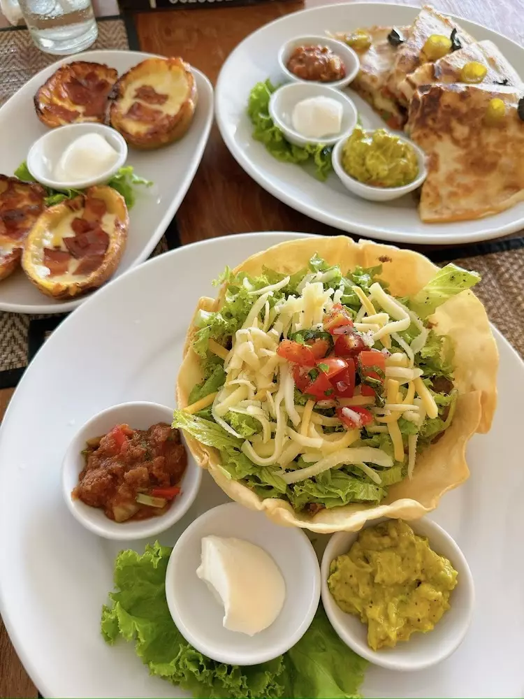 Chalong, Sala Mexicali Chalong найти