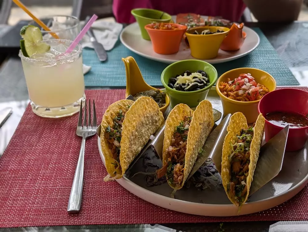Chalong, Lucha Cantina Authentic Mexican – Chalong где находится