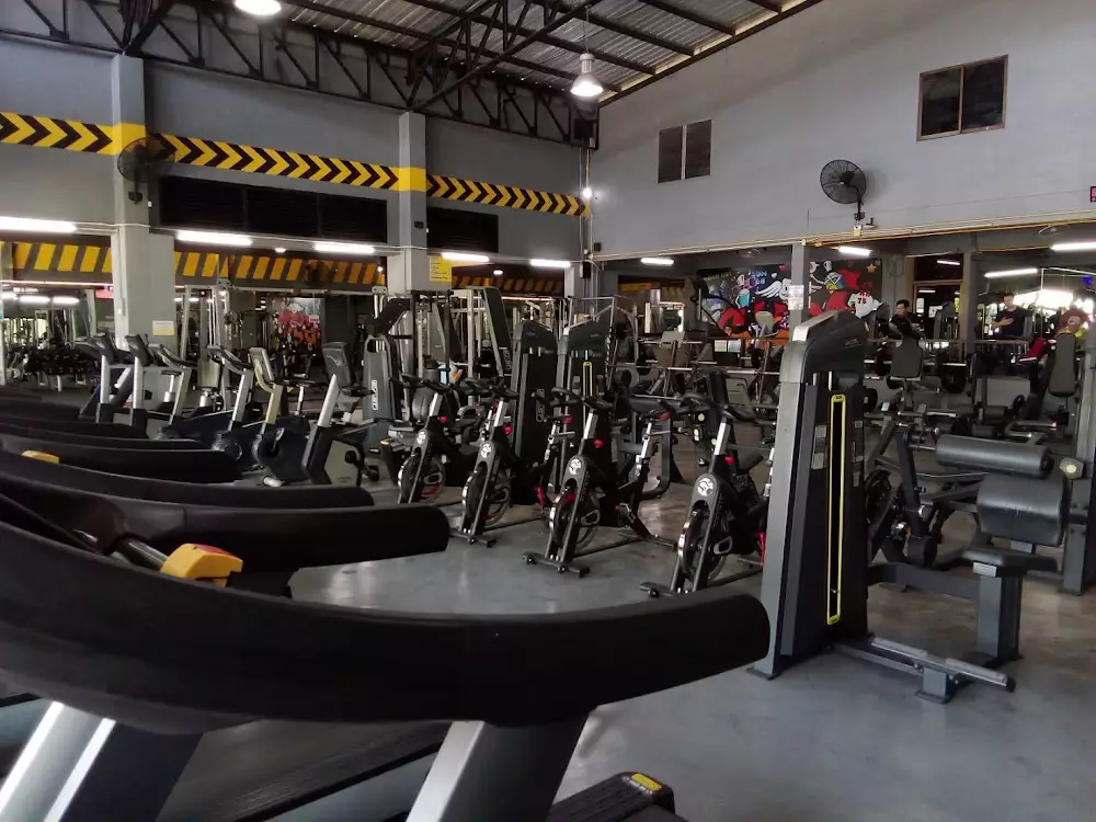 Phuket Town, Hi gym visit