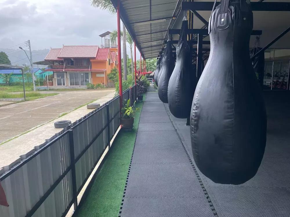 Chalong, Rattachai Muay Thai Gym добраться самостоятельно