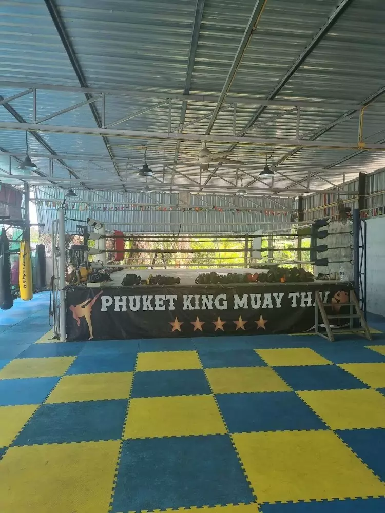 Kathu, Phuket King сходить