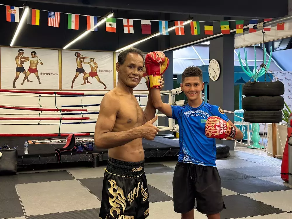 Patong, Beyond Muay Thai сходить