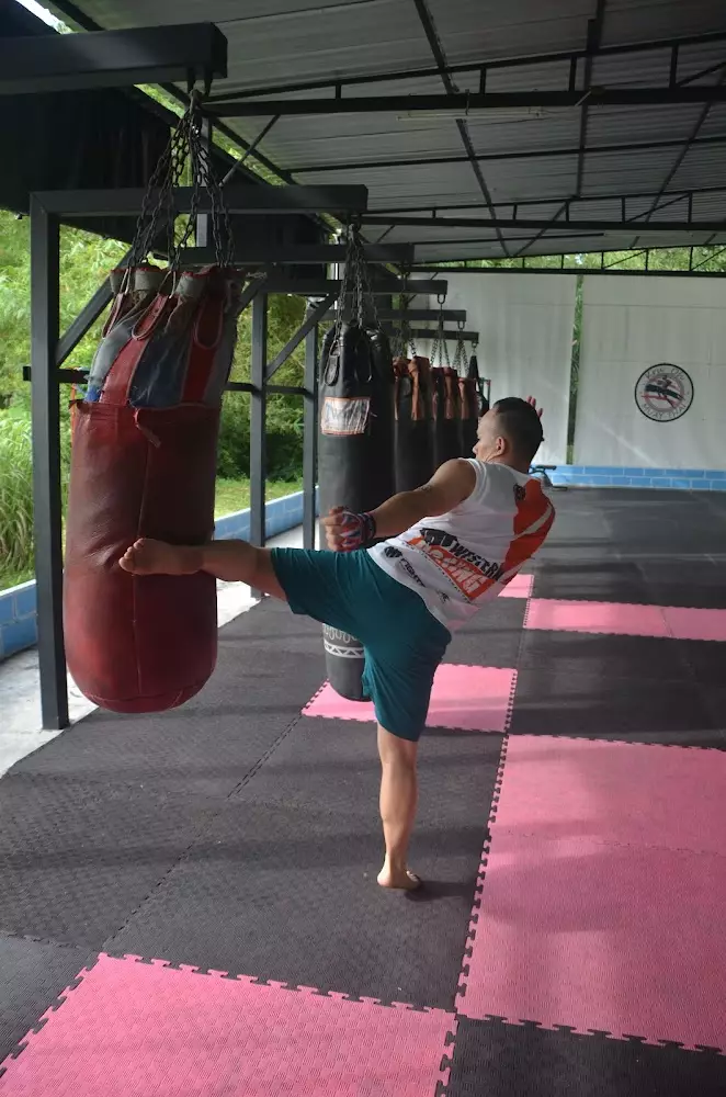 Rawai, Kru Oh Muay Thai route