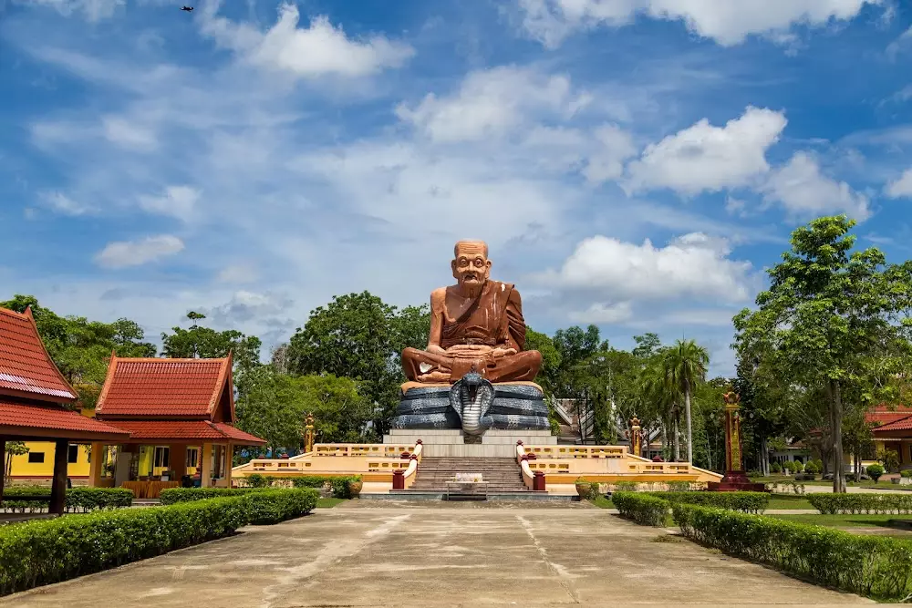 Krabi, Wat Maha That Wachiramongkol (Wat Bang Thong) найти