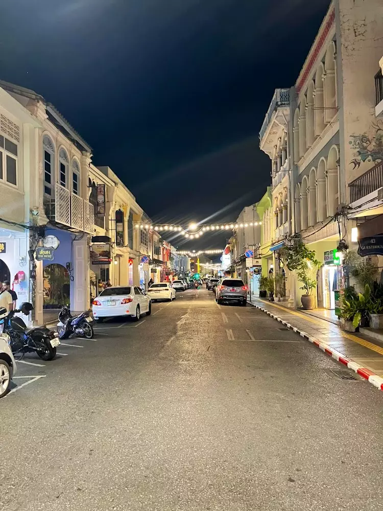 Phuket Town, Always and All ways часы работы