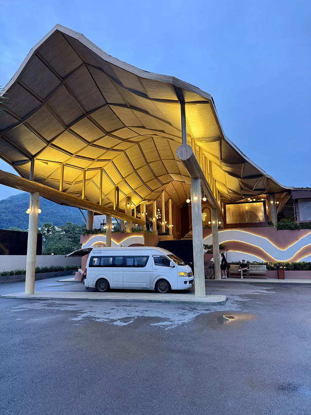 Карон, Отель Phuket Emerald Beach время работы