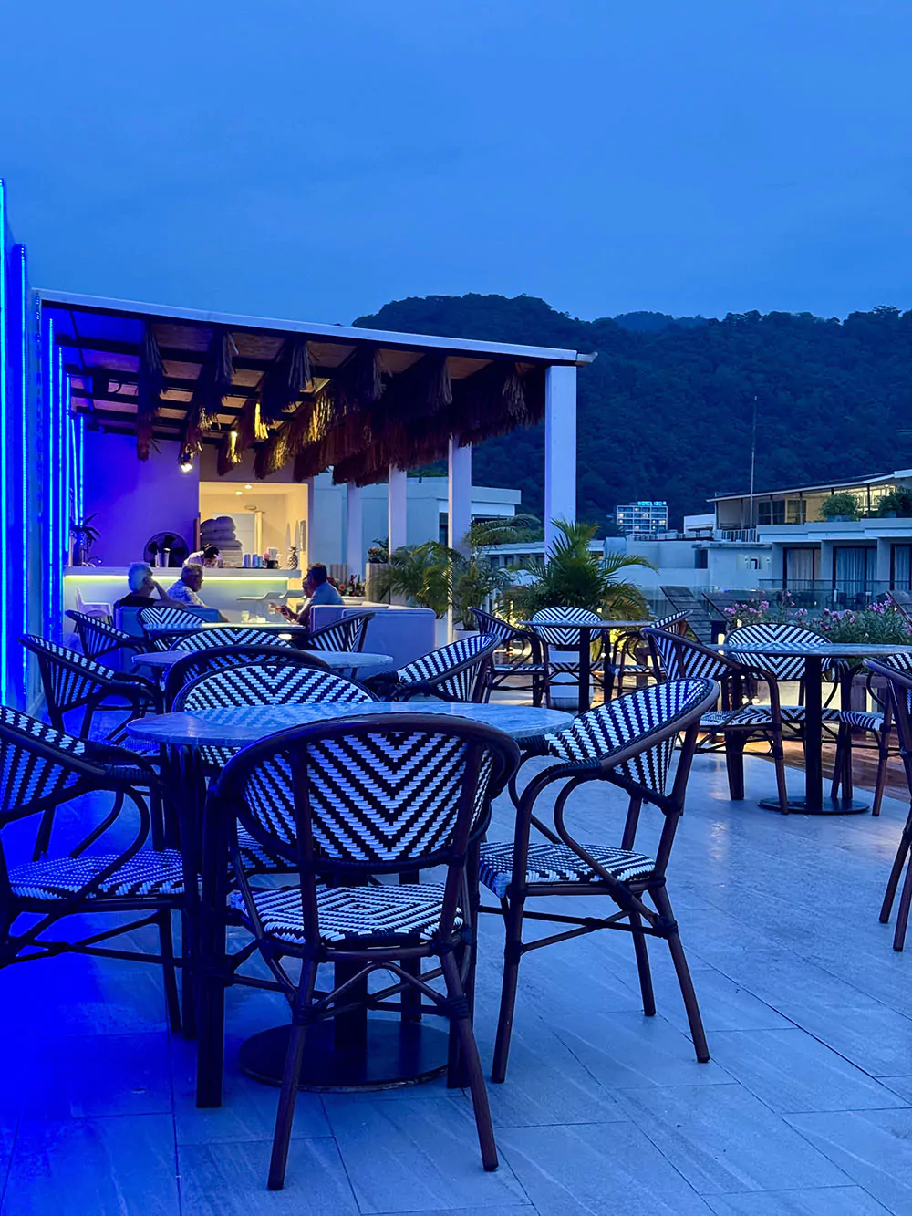Карон, Отель Phuket Emerald Beach время работы