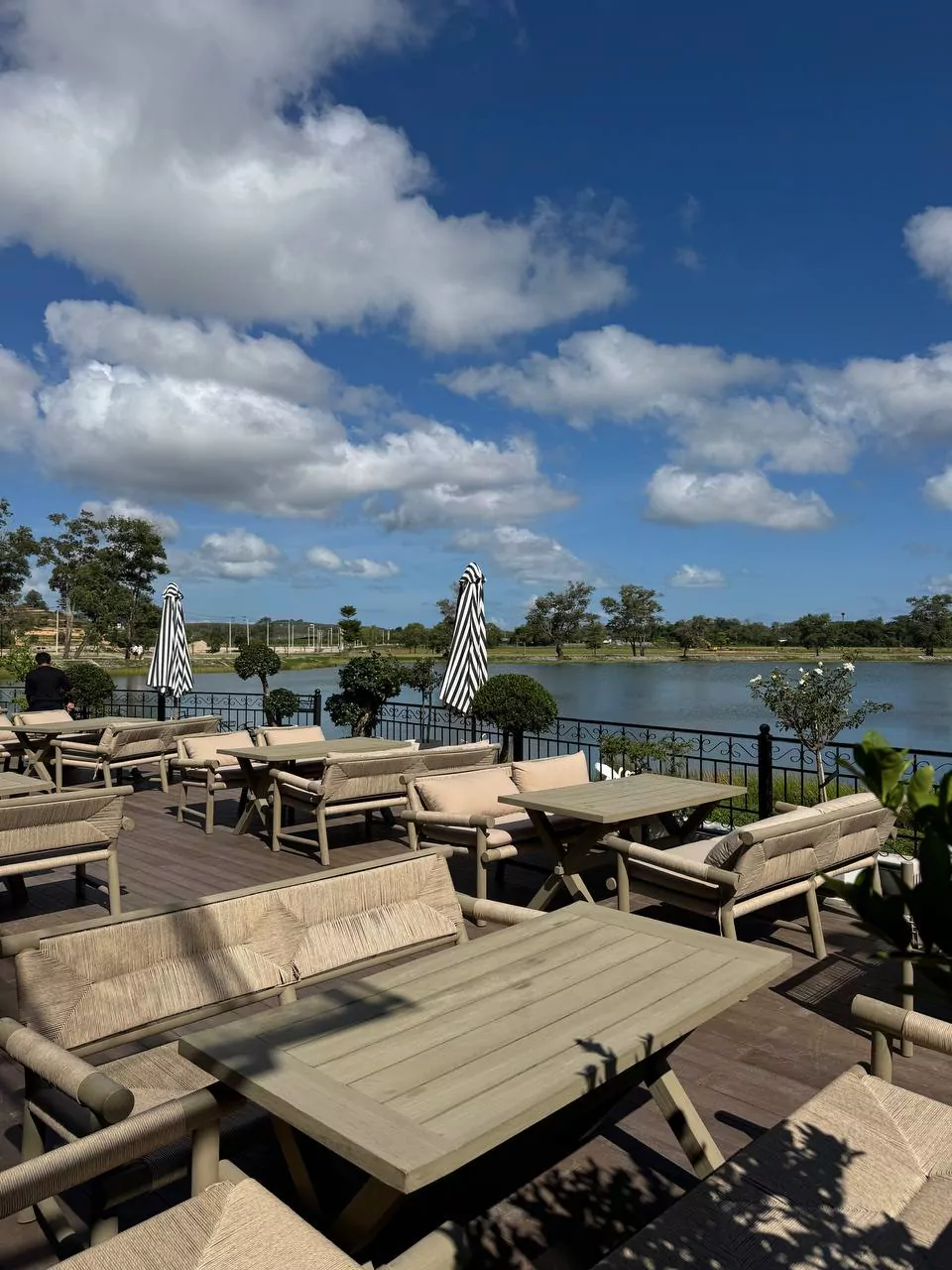 Банг Тао, Ресторан европейской кухни ETNA где находится